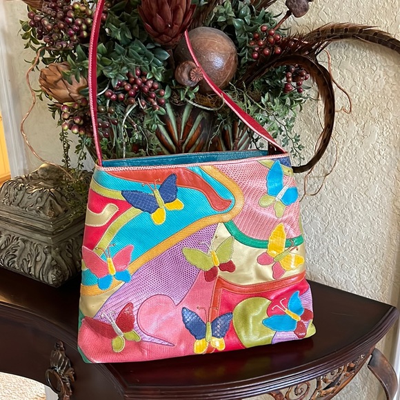 Sharif butterfly purse - Picture 1 of 9